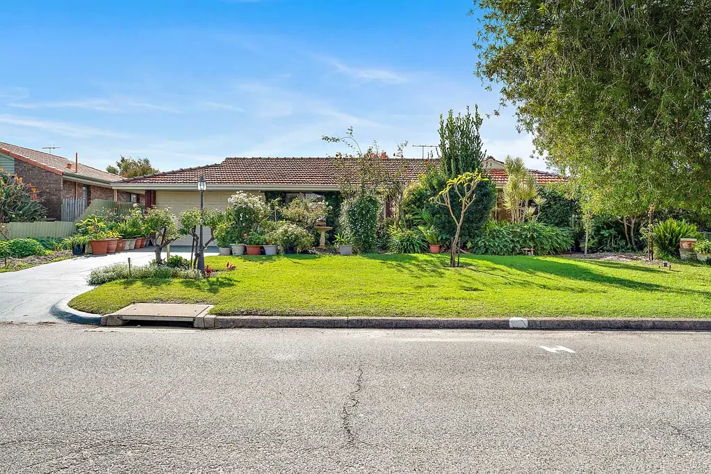 5 Roche Court, Bull Creek, WA 6149
