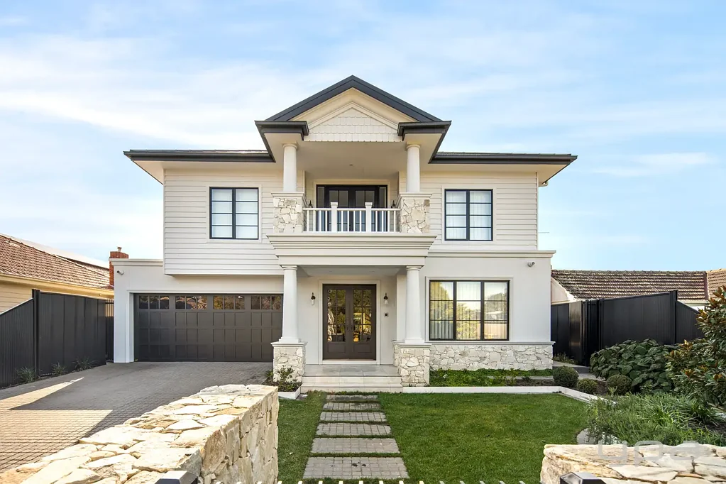 Altona 4 Bedroom GRAND | REFINED | DESIGNER | REMARKABLE