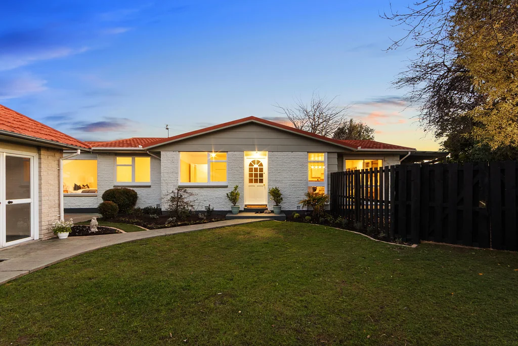 Redwood 4房  Peaceful Parkside Family Living