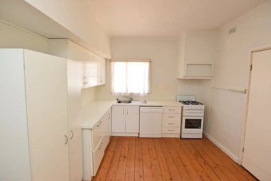 10 Thomson Street, Wangaratta, VIC 3677, 3 Bedrooms, 1 Bathrooms, House