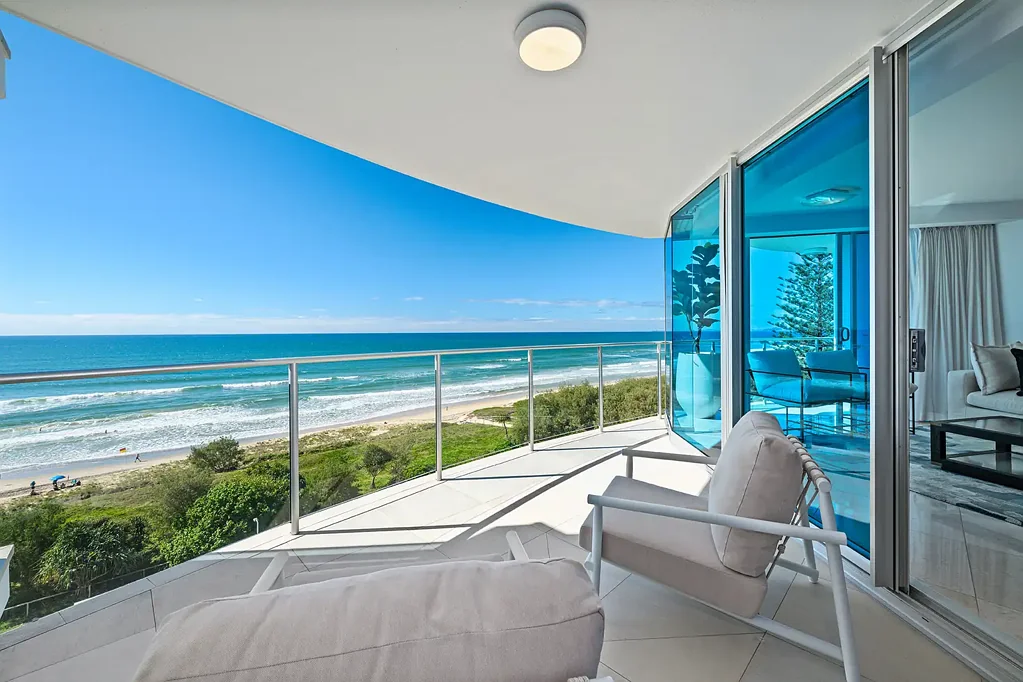 Broadbeach 2ਬੈੱਡਰੂਮ Luxurious Beachfront Residence - Must be Sold