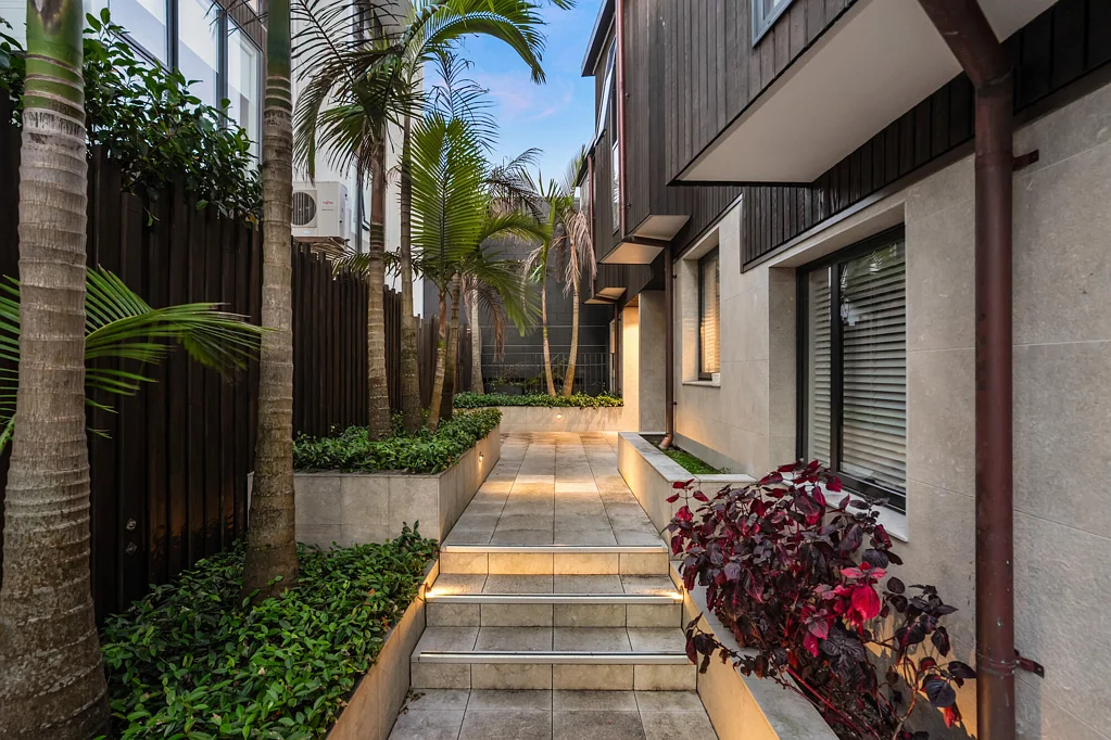 Grey Lynn 3 Bedroom Concrete & Cedar in Prime End Position