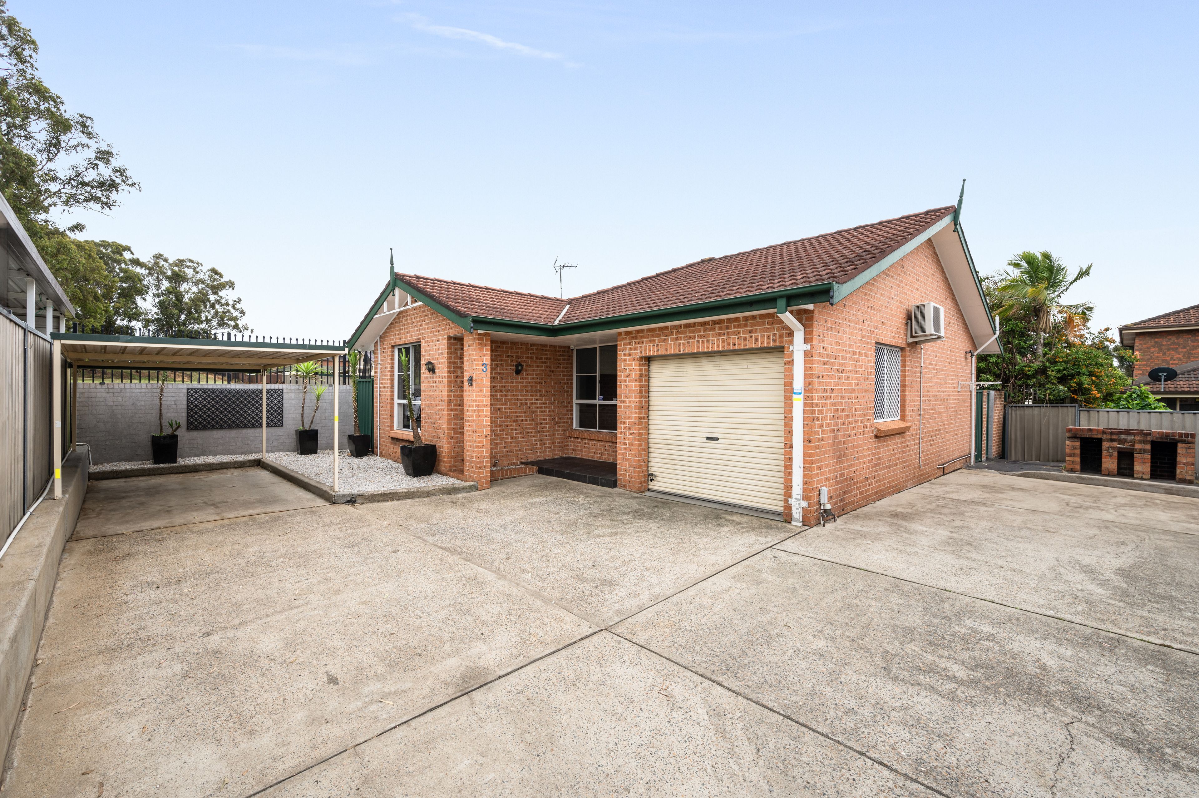 UNIT 3 63 INGHAM DR, CASULA NSW 2170, 0部屋, 0バスルーム, Townhouse