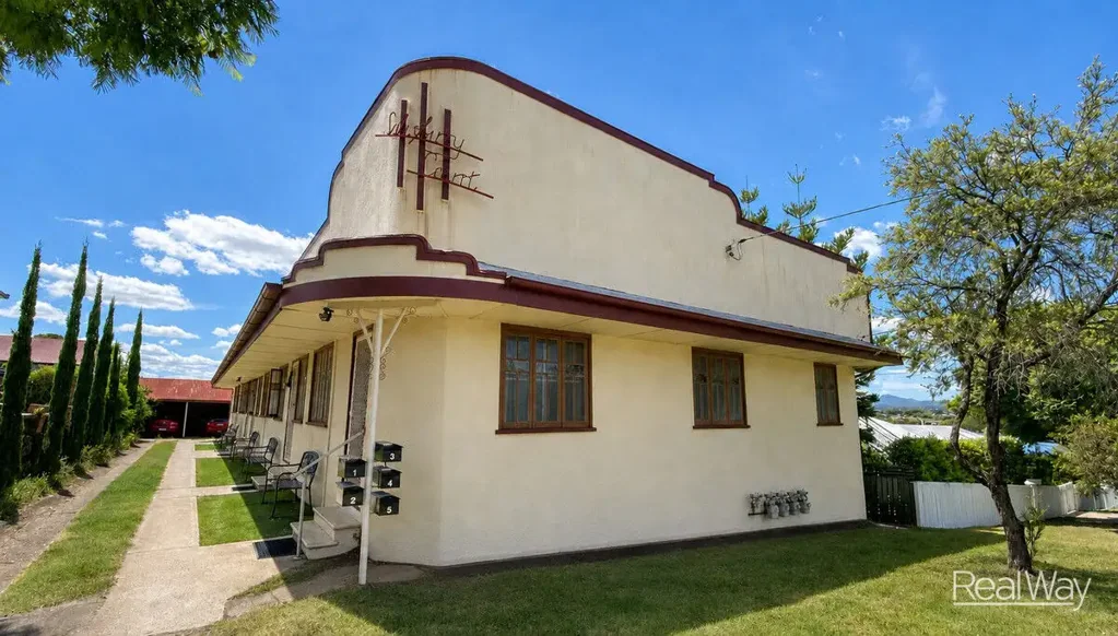 Freshly Renovated One-Bedroom Unit in a Quiet Location