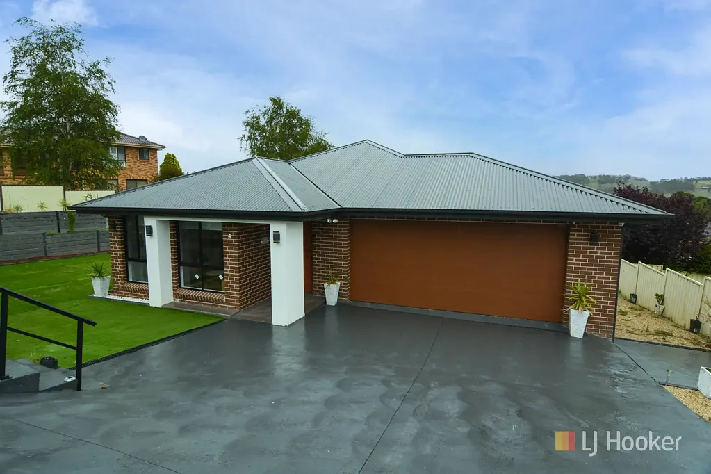 High Set Executive Home