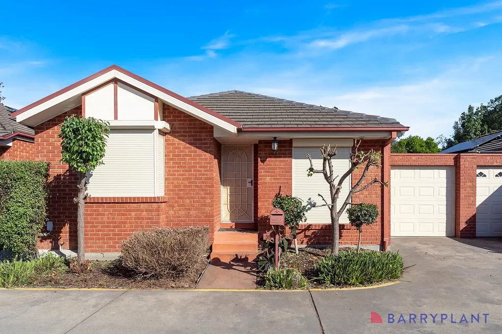 IMMACULATELY PRESENTED 3 BEDROOM UNIT!