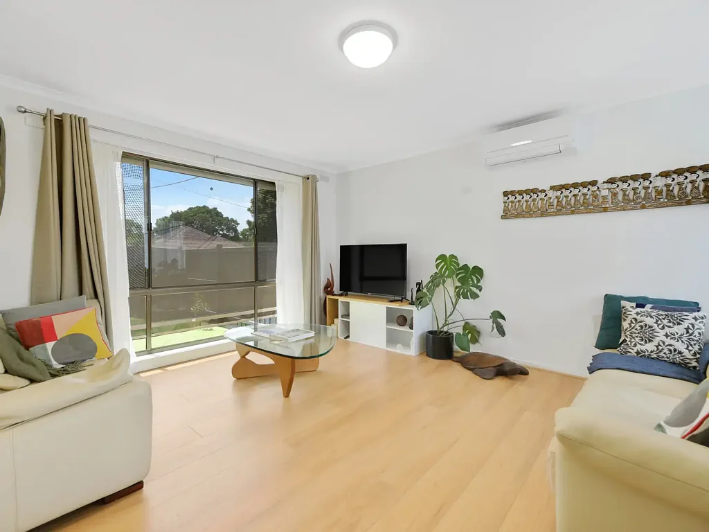 Warragul 2Zimmer Private, Spacious & Perfectly Positioned – A Rare Offering