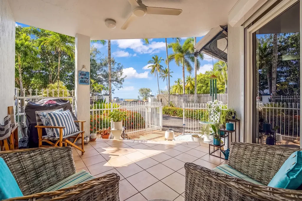 Yorkeys Knob 2房  RARE GROUND FLOOR BEACHFRONT APARTMENT – COMPLEX OF JUST 6!