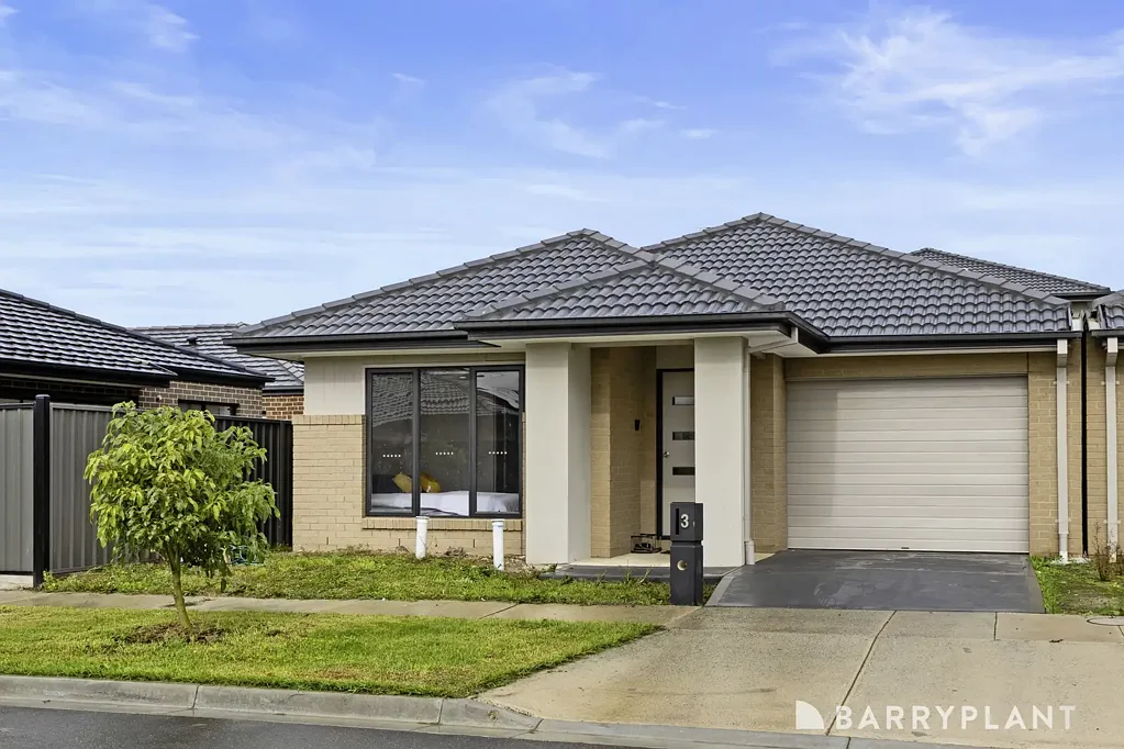 Modern & Low-Maintenance Family Living in Clyde