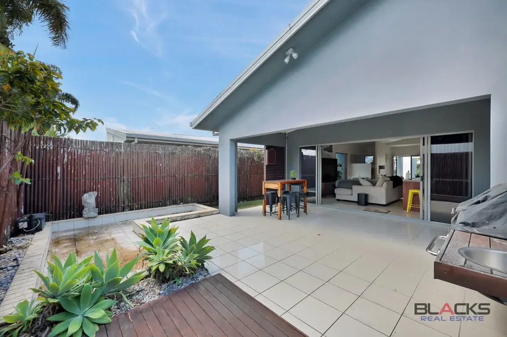 Glenella 3Zimmer 17 Rosemoor Court, Glenella   Qld 4740