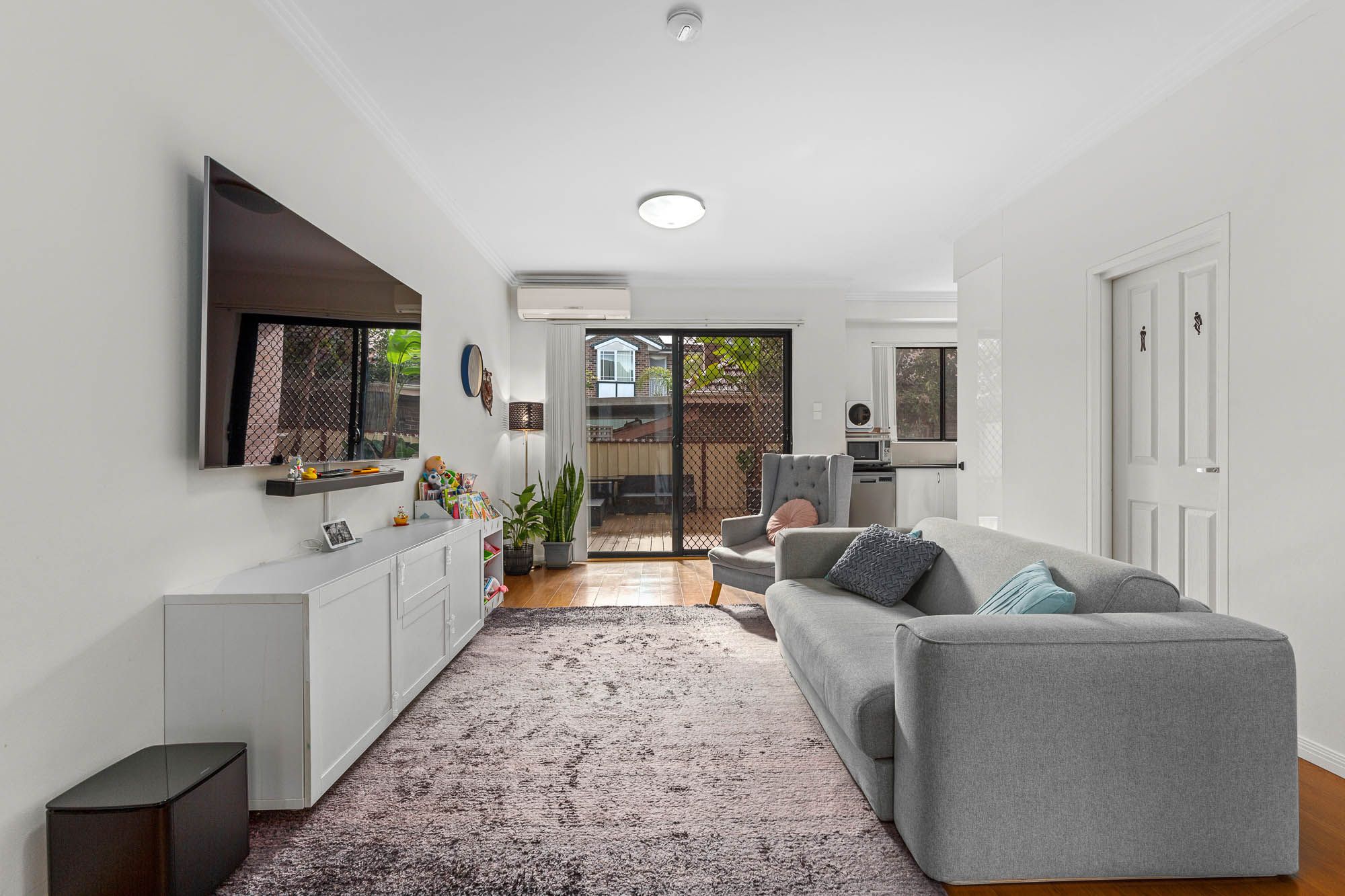 22 PARIS ST, CARLTON NSW 2218, 0房, 0浴, Townhouse