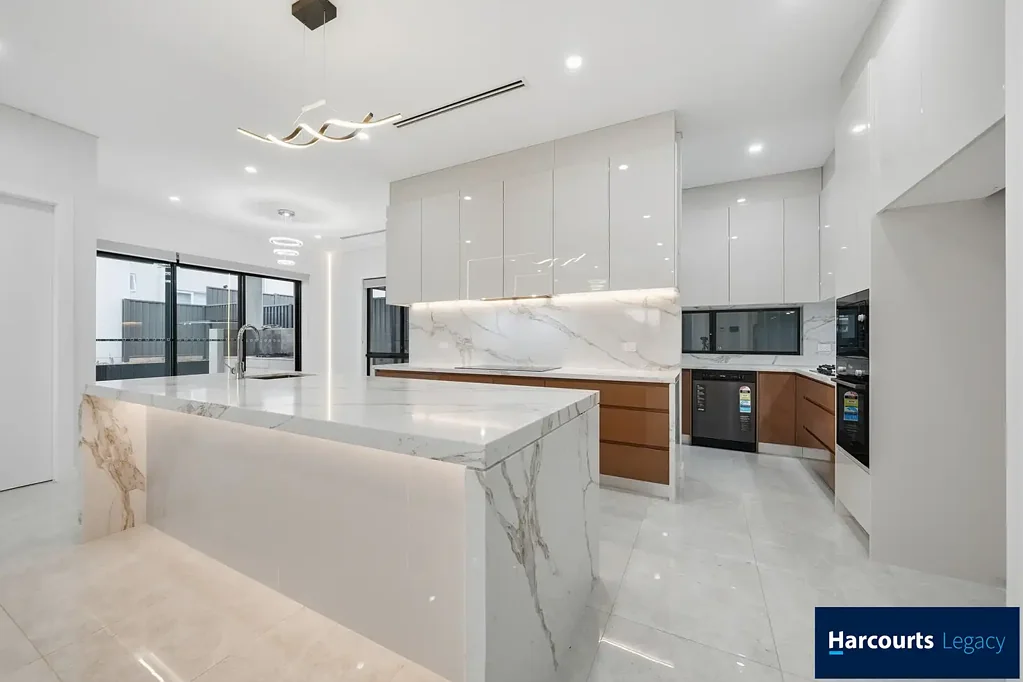 Oakville 4બેડરૂમ Luxurious Single-storey home in the heart of Oakville!