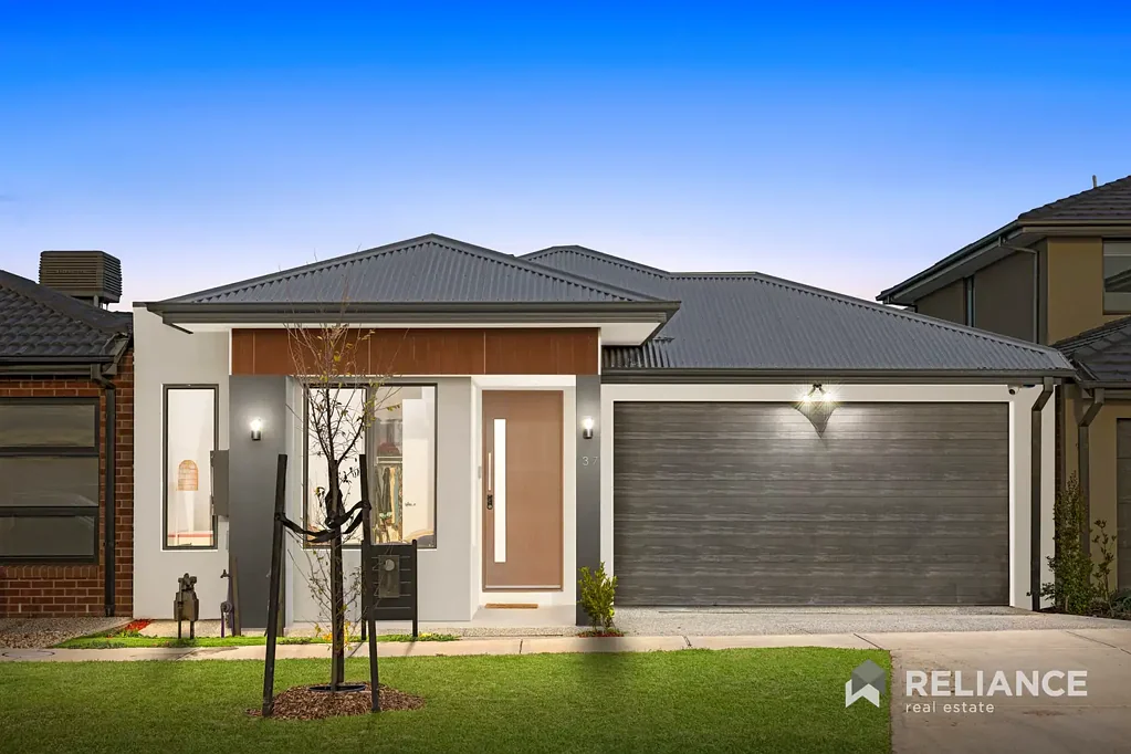 Tarneit 4غرفة نوم Stunning Family Home with Premium Upgrades in Unbeatable Location!