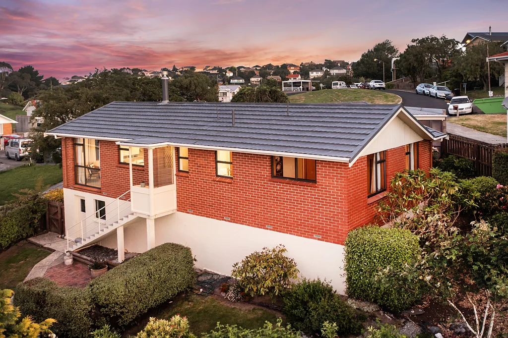 Concord 2Zimmer A sunny, elevated 1970s gem