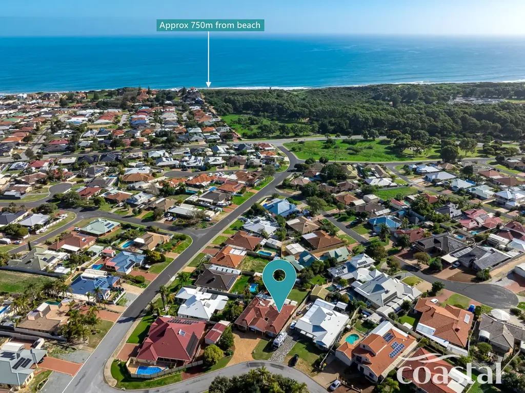 2/10 Nutans Court, Halls Head, WA 6210