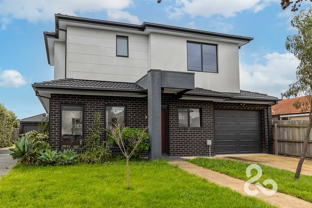 PRIME LOCATION - MODERN 3-BEDROOM TOWNHOUSE