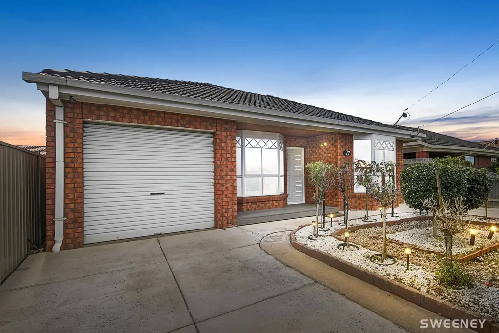 Altona Meadows 4Zimmer Where Modern Elegance Meets Family Comfort!