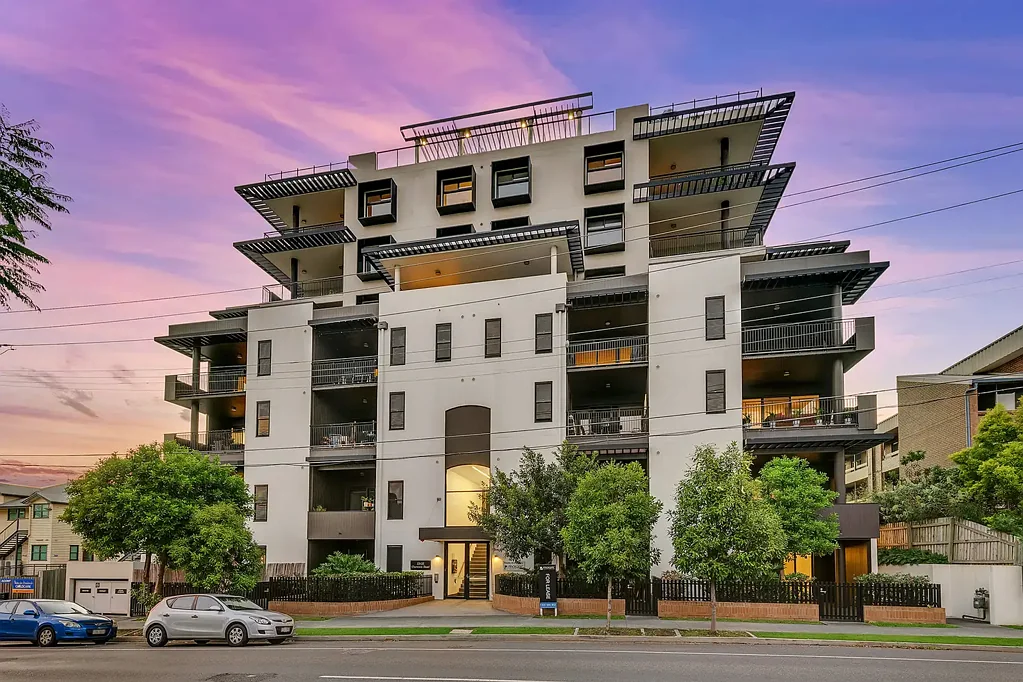 Indooroopilly 2બેડરૂમ Ground-Floor Living That Feels Like Your Own Private Home