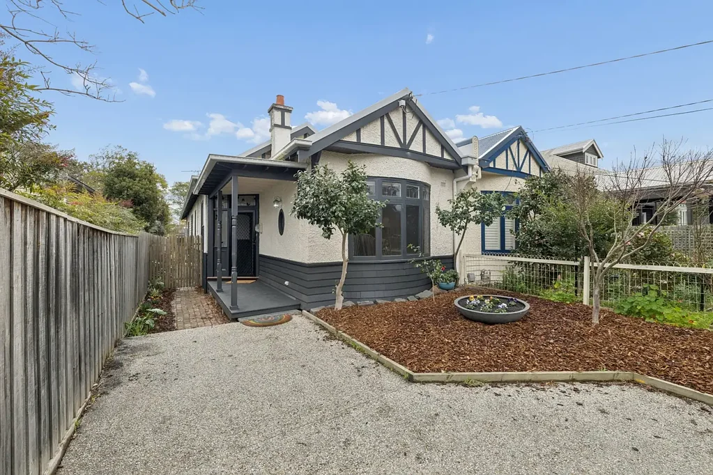 Elsternwick 3Kwarto Period romance with a deep garden surprise
