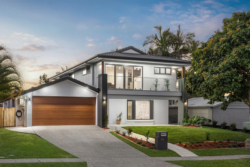 Wishart 5房 Wishart-Mansfield 学区内全面翻新的娱乐天堂 Fully Renovated Entertainer’s Delight within Wishart-Mansfield Catchment