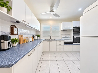 अन्य - Address Withheld, Bethania, QLD 4205