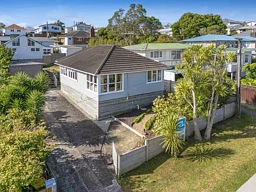 38 Puriri Street, Helensville