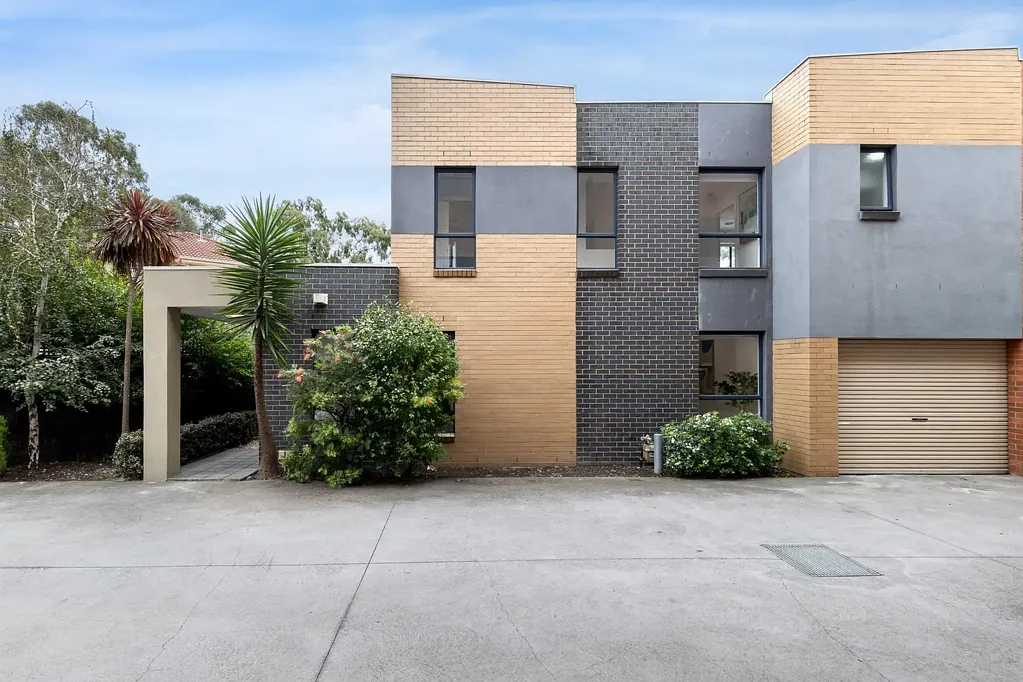 Coburg 2 Bedroom Move-In Ready!