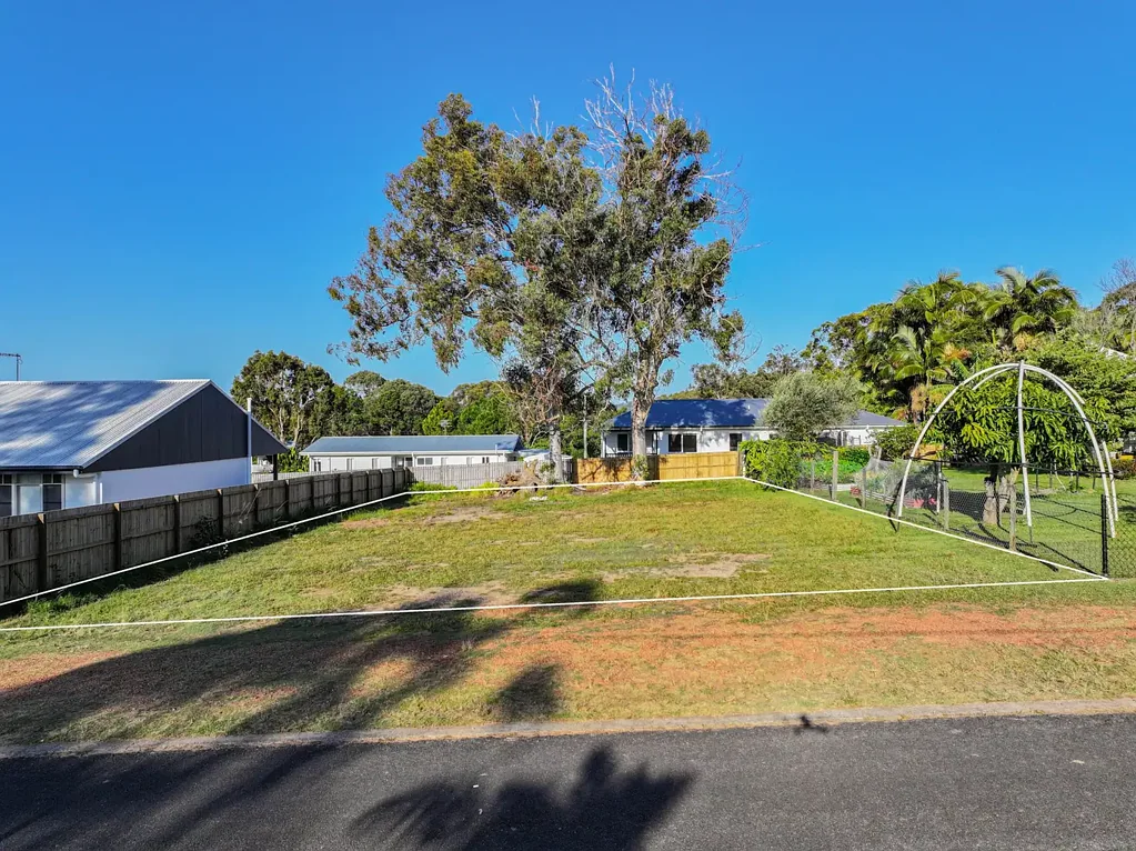 Russell Island Flat & Cleared 582m²