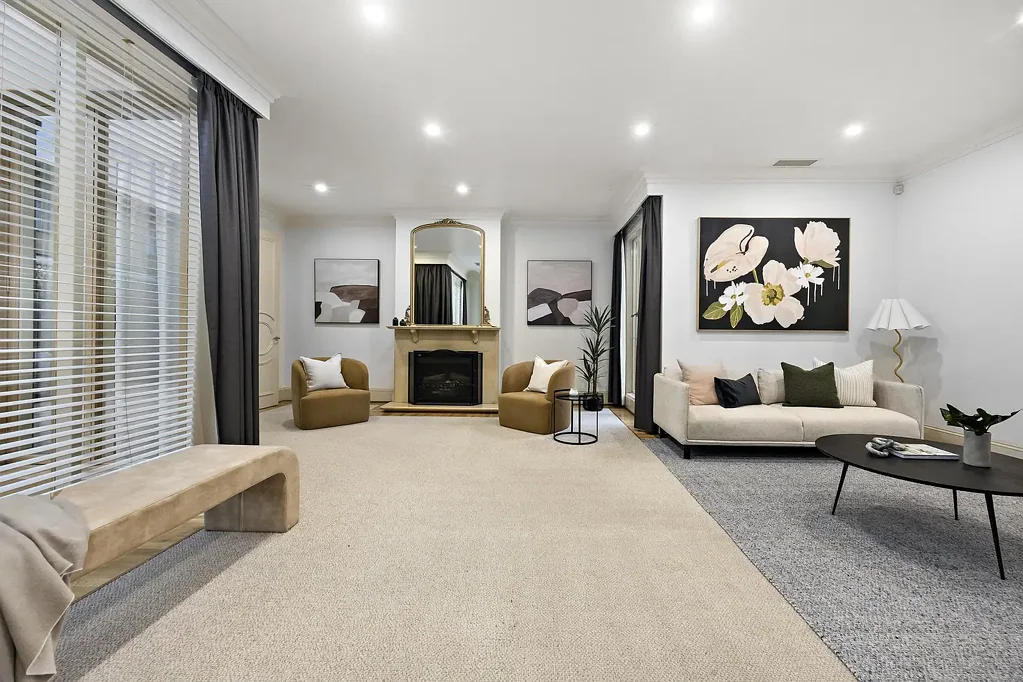 Brighton 3房 海滨尊享，位于备受追捧的 Golden Mile Beachside Prestige on the Coveted Golden Mile
