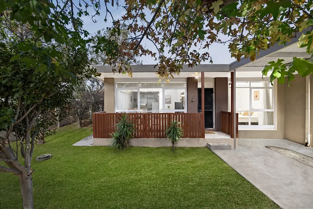Frankston 2 Bedroom Contemporary Comfort in FHSZ