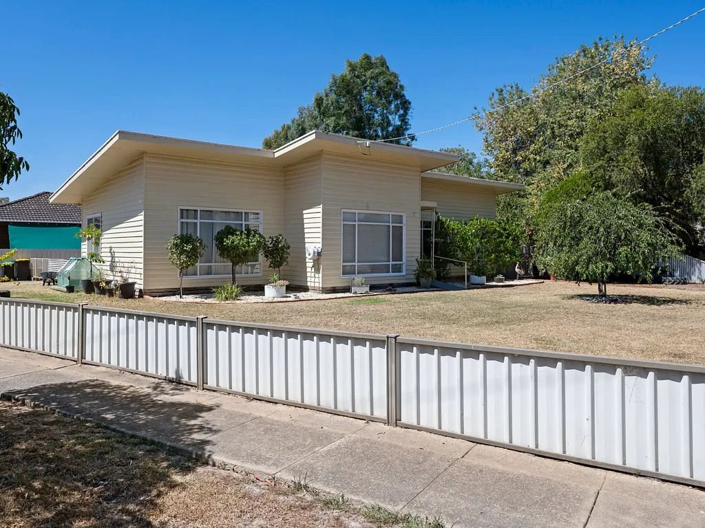 2 Jean Crescent, Benalla, VIC 3672