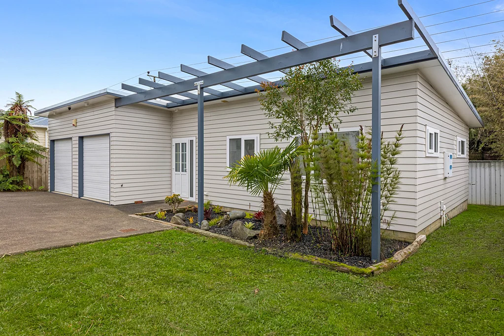 21A Hindmarsh Street, Henderson, Waitakere City, Auckland