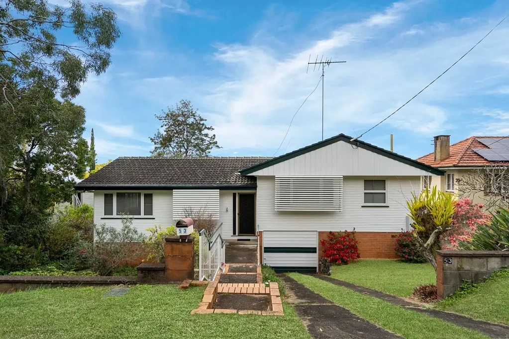 Mitchelton 3 Bedroom City Views, Prime Location, Endless Potential