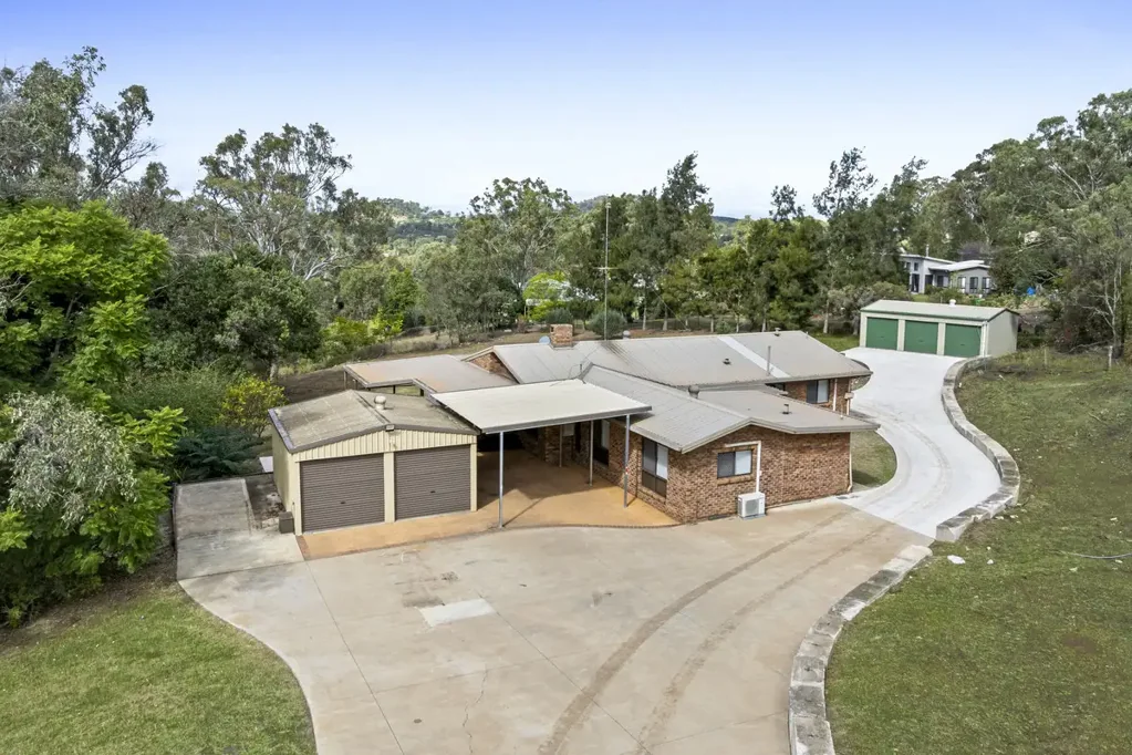 Glenvale 4 Bedroom Tranquil Acreage Living Just Minutes from Toowoomba