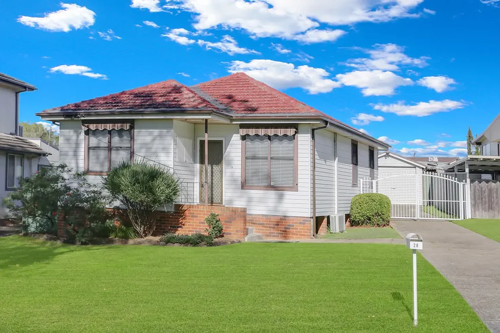 Lalor Park 3Habitaciones Renovate, Rebuild or Develop on a 599sqm Block with a Wide 16.3m Frontage