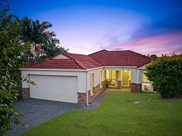 8 Samia Court, Regents Park
