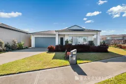 60 Tundra Esplanade, Werribee