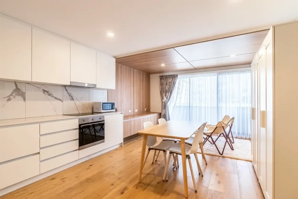 Stylish 2 Bedroom in desirable location - Fully Furnished