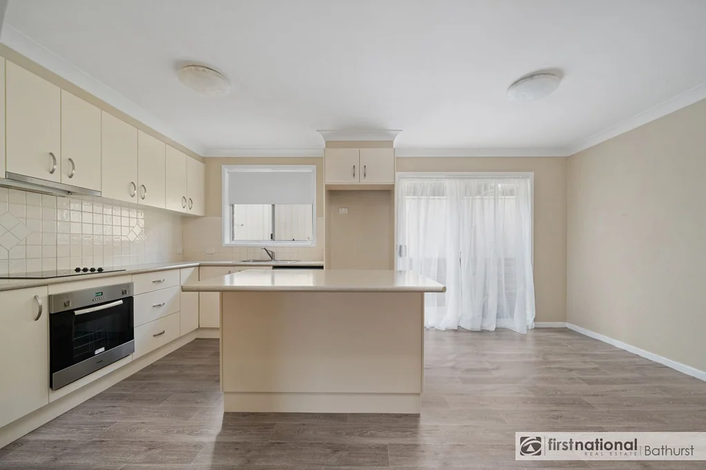 4/220 Piper Street, Bathurst, NSW 2795
