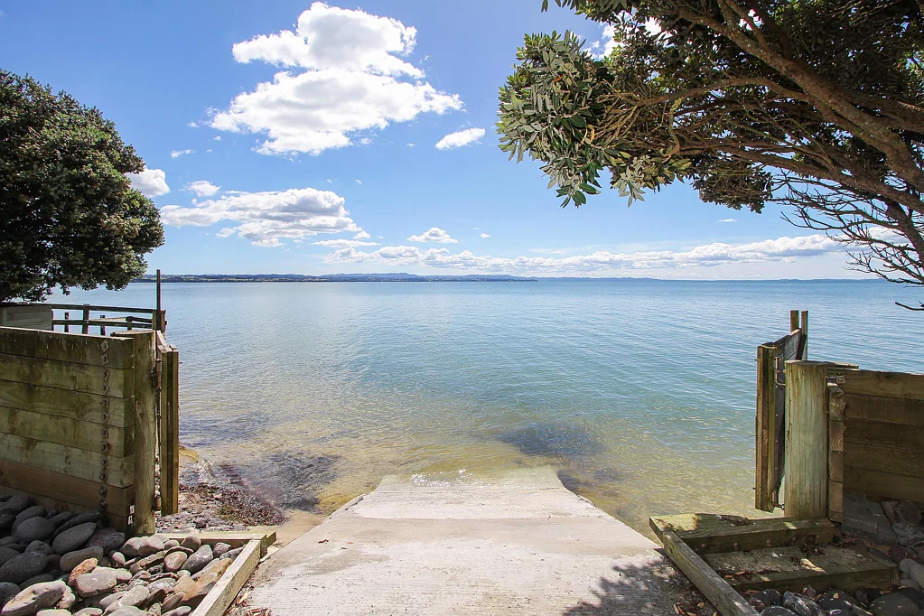 Clarks Beach 4Zimmer Beachfront home with Auckland City Views