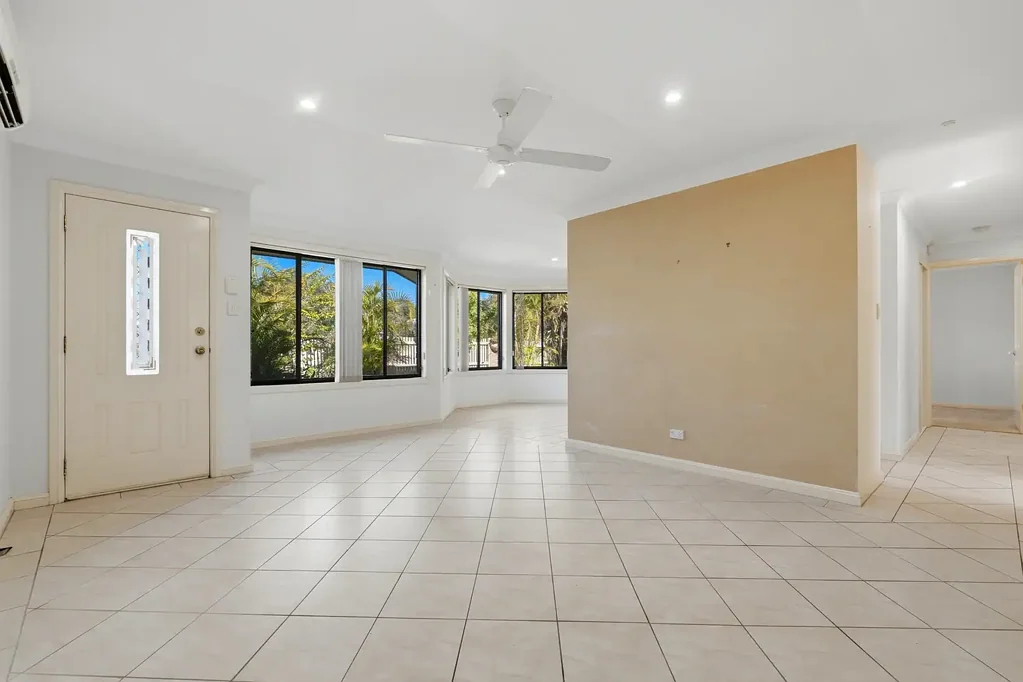 Ettalong Beach 3房  QUALITY ETTALONG BEACH VILLA, ONLY 2 IN THE BLOCK