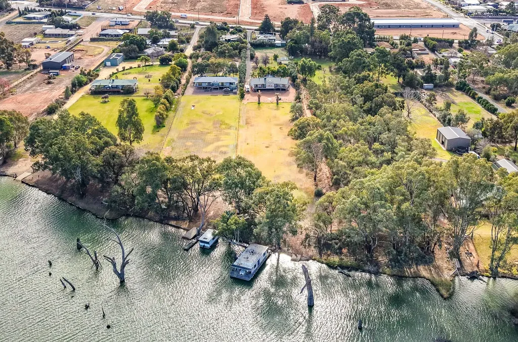 Buronga 3 Bedroom RIVERFRONT LIFESTYLE