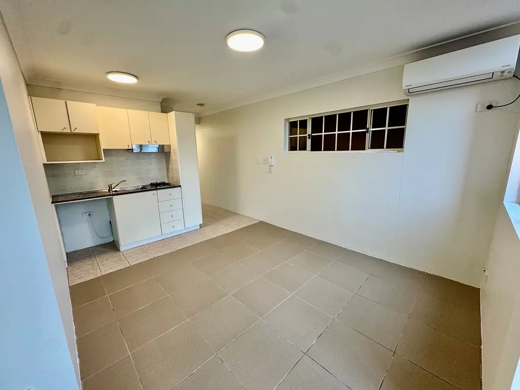 GREAT UNIT, GREAT LOCATION !