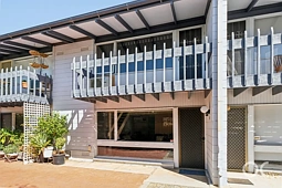 7/41A Addison Road, Black Forest