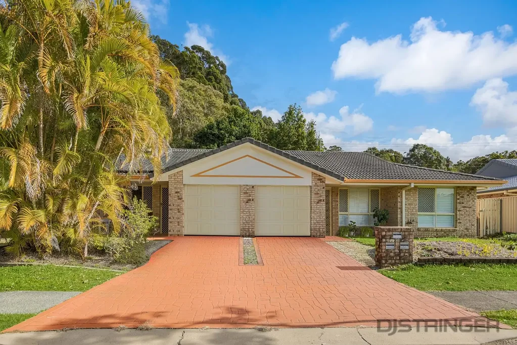 Tweed Heads West 3 Bedroom SPACIOUS DUPLEX VILLA - ready for renovation'