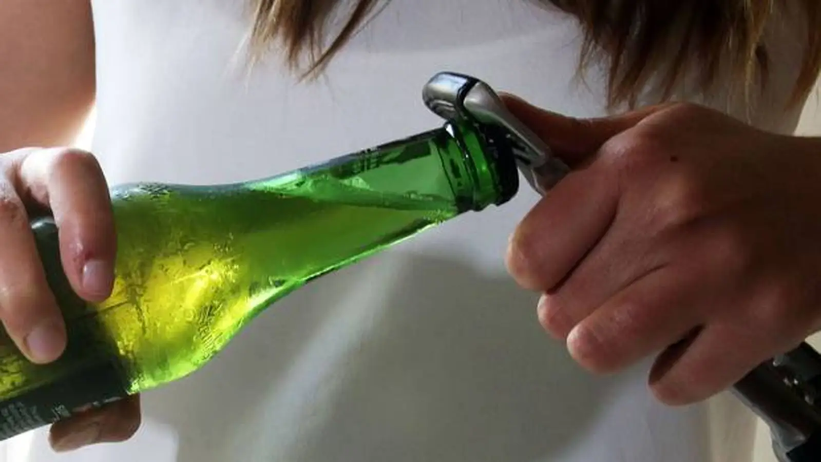 新西兰人酒精问题日益严重？专家提议：应该涨价！