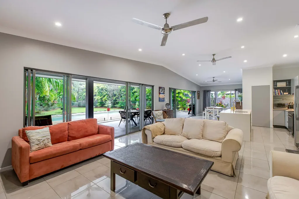 Port Douglas 4ਬੈੱਡਰੂਮ Spacious Family Home in Exclusive Lakeside Estate