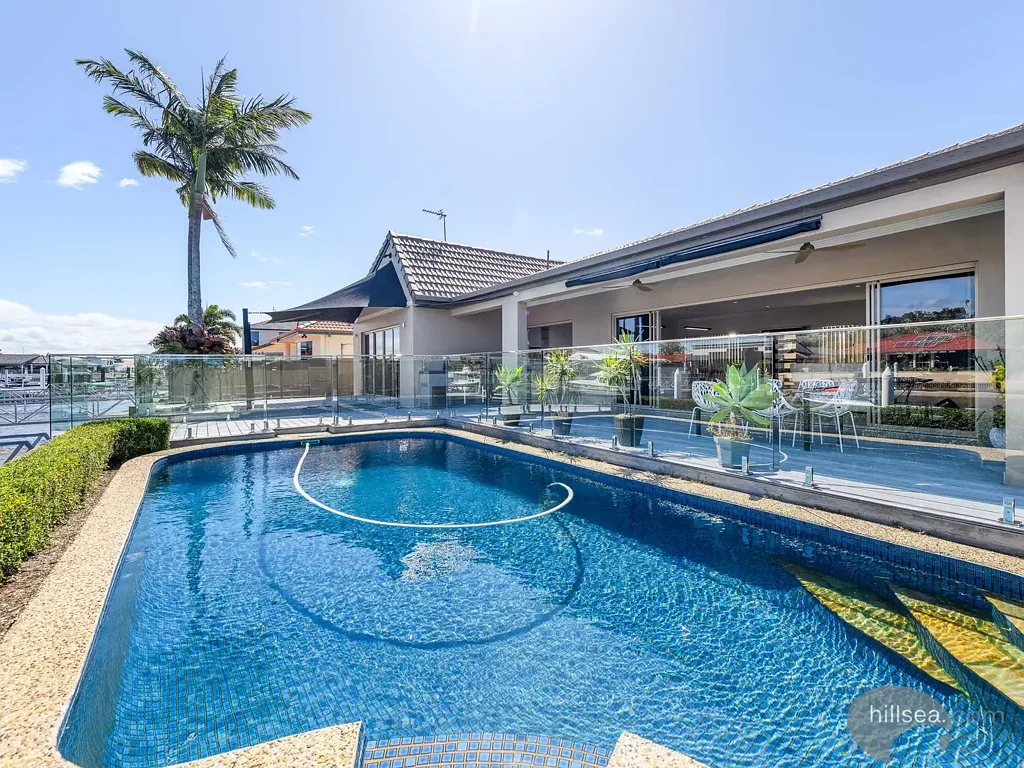 Hollywell 4房  HOT PRICE...JUST REDUCED…AWESOME WATERFRONT HOME...STUNNING VALUE...SELLER BOUGHT ELSEWHERE