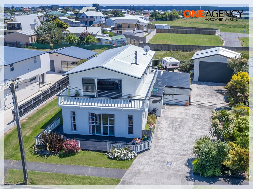 Foxton Beach 5chambre River Views & Awesome Sheds!