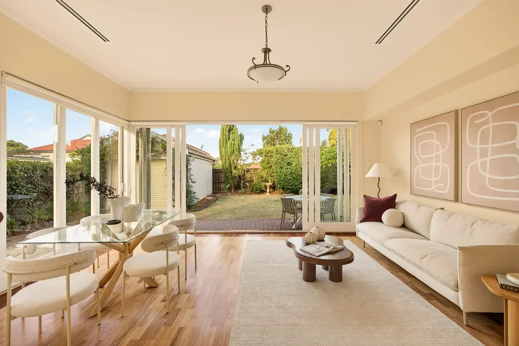 Kingsford 3 Bedroom Contemporary Single-Level Family Living in a Highly Sought-After Tree-Lined Stre